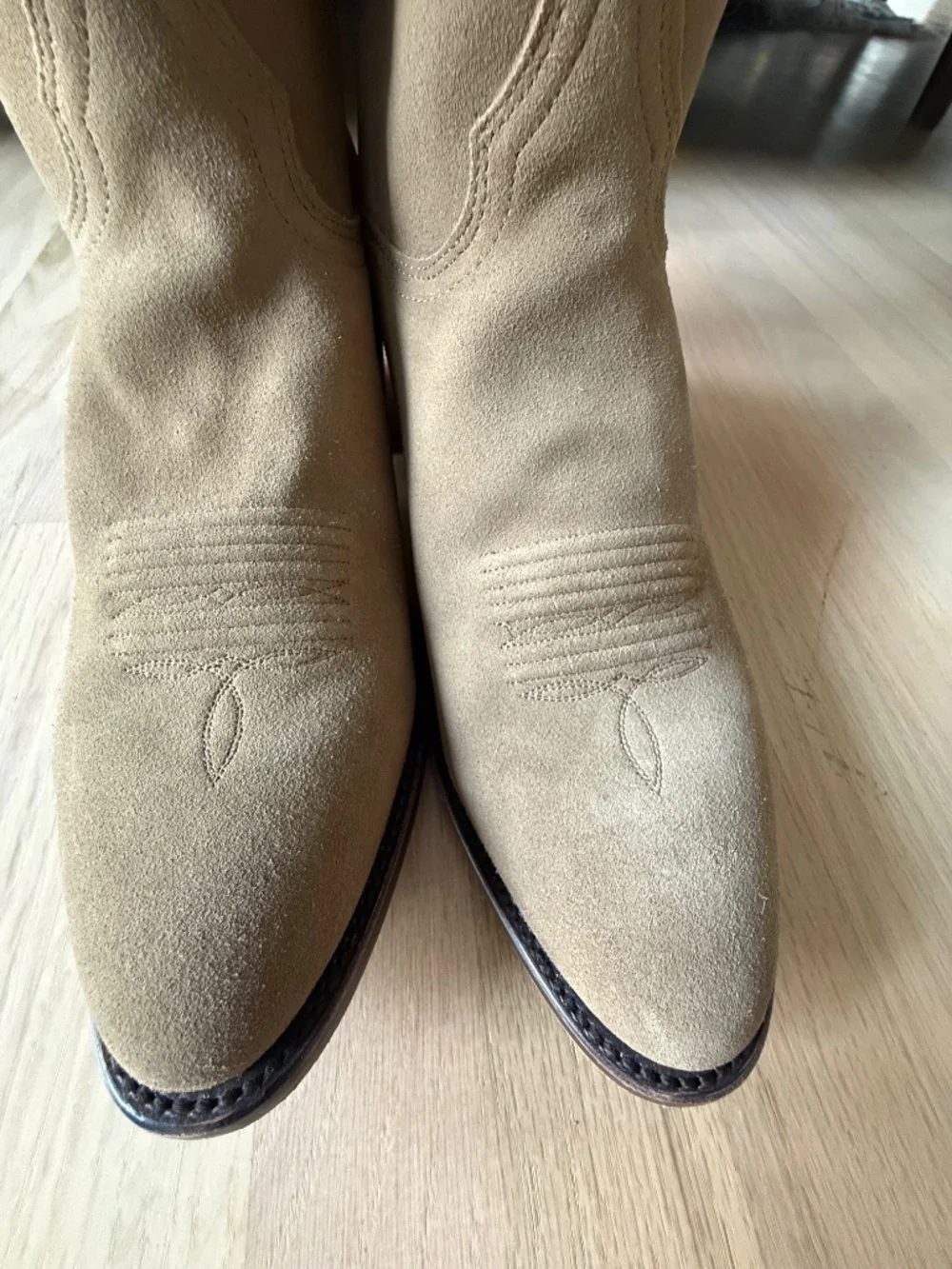 Rujo Canyon Roughout Suede
